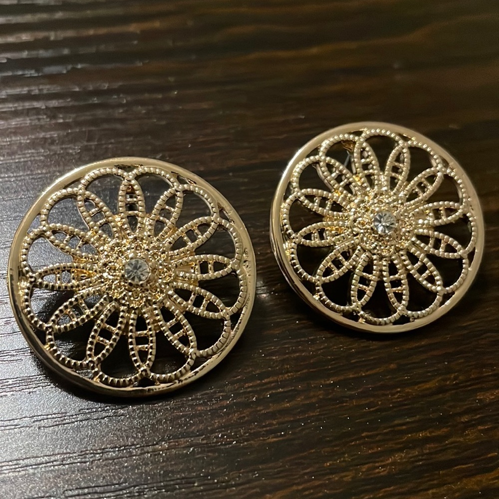 Gold earrings